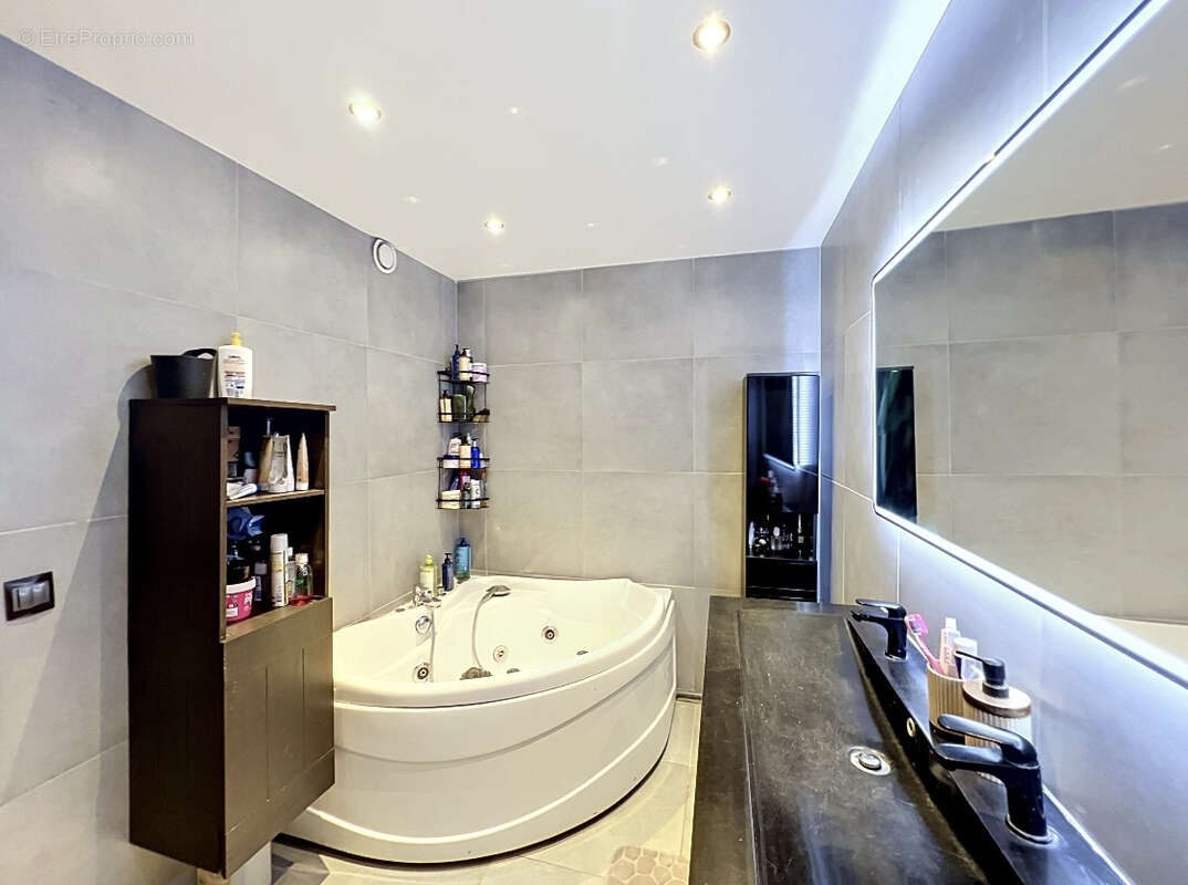 Appartement à VAULX-EN-VELIN