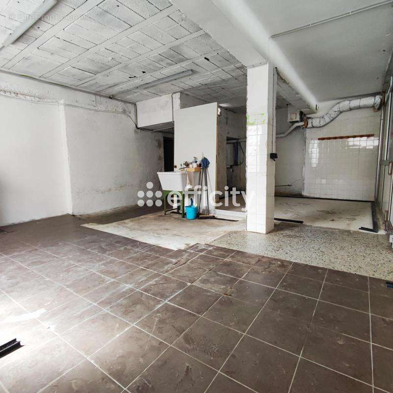 Commerce à MORIERES-LES-AVIGNON