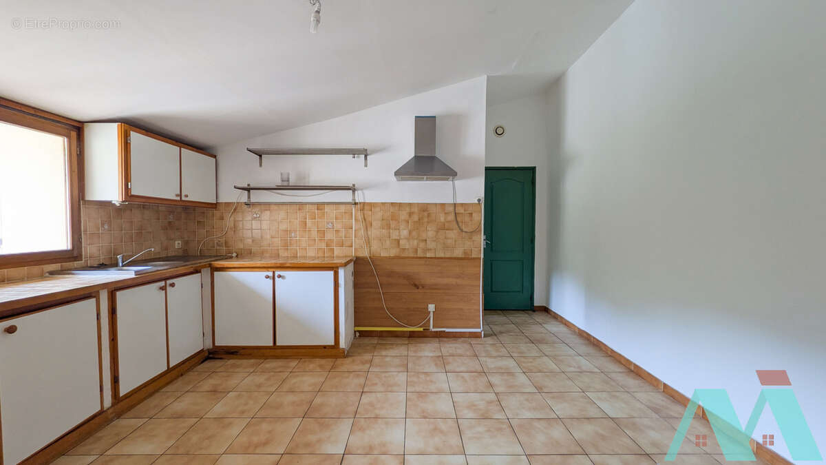 Appartement à SIGNES
