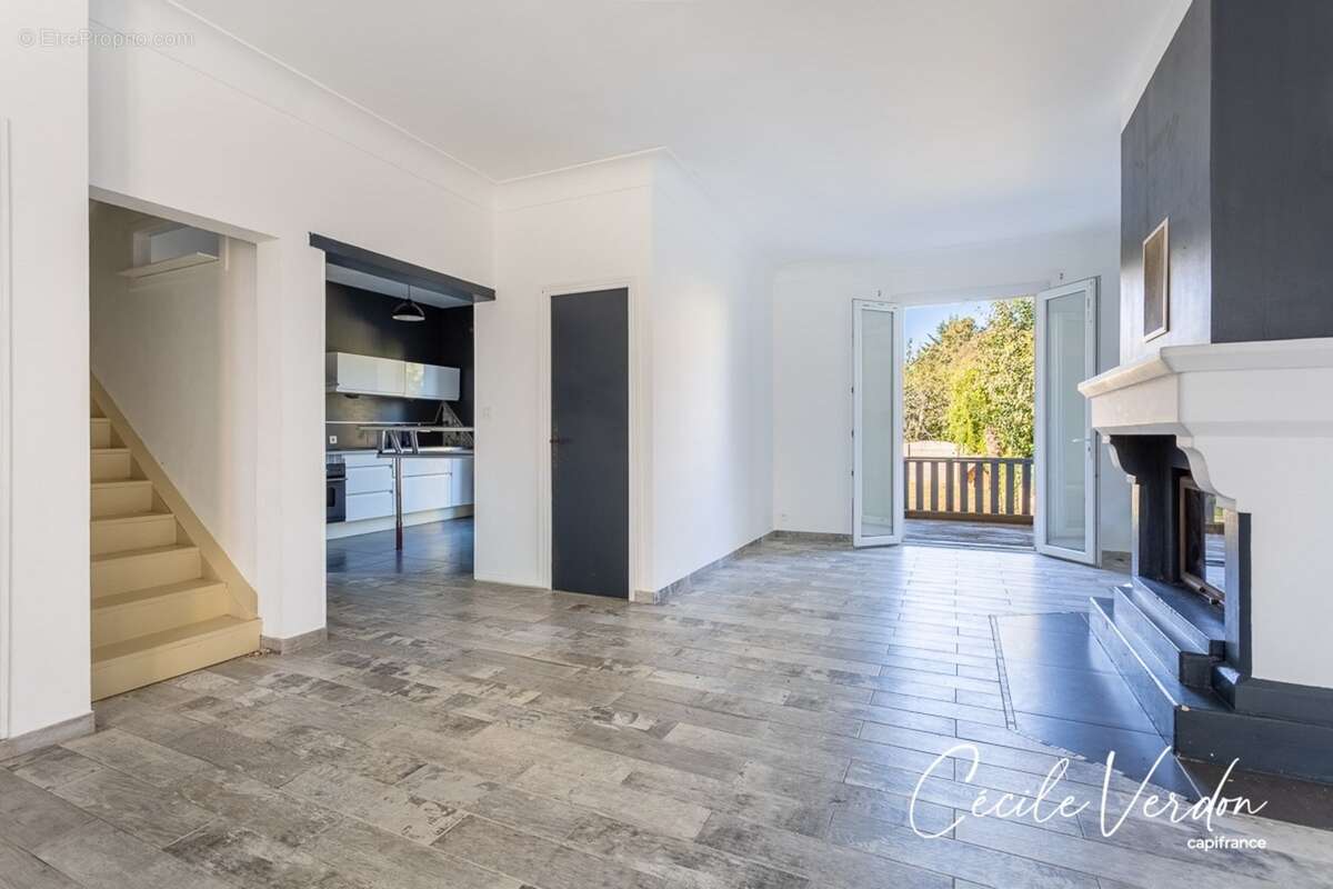 Maison à vendre 5 pièces, garage moto, Bergerac 4 chambres sur 257 m2 de terrain - photo 10