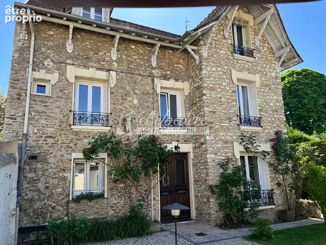 Maison Saint Prix 10 pièce(s) 225 m2 - photo 1
