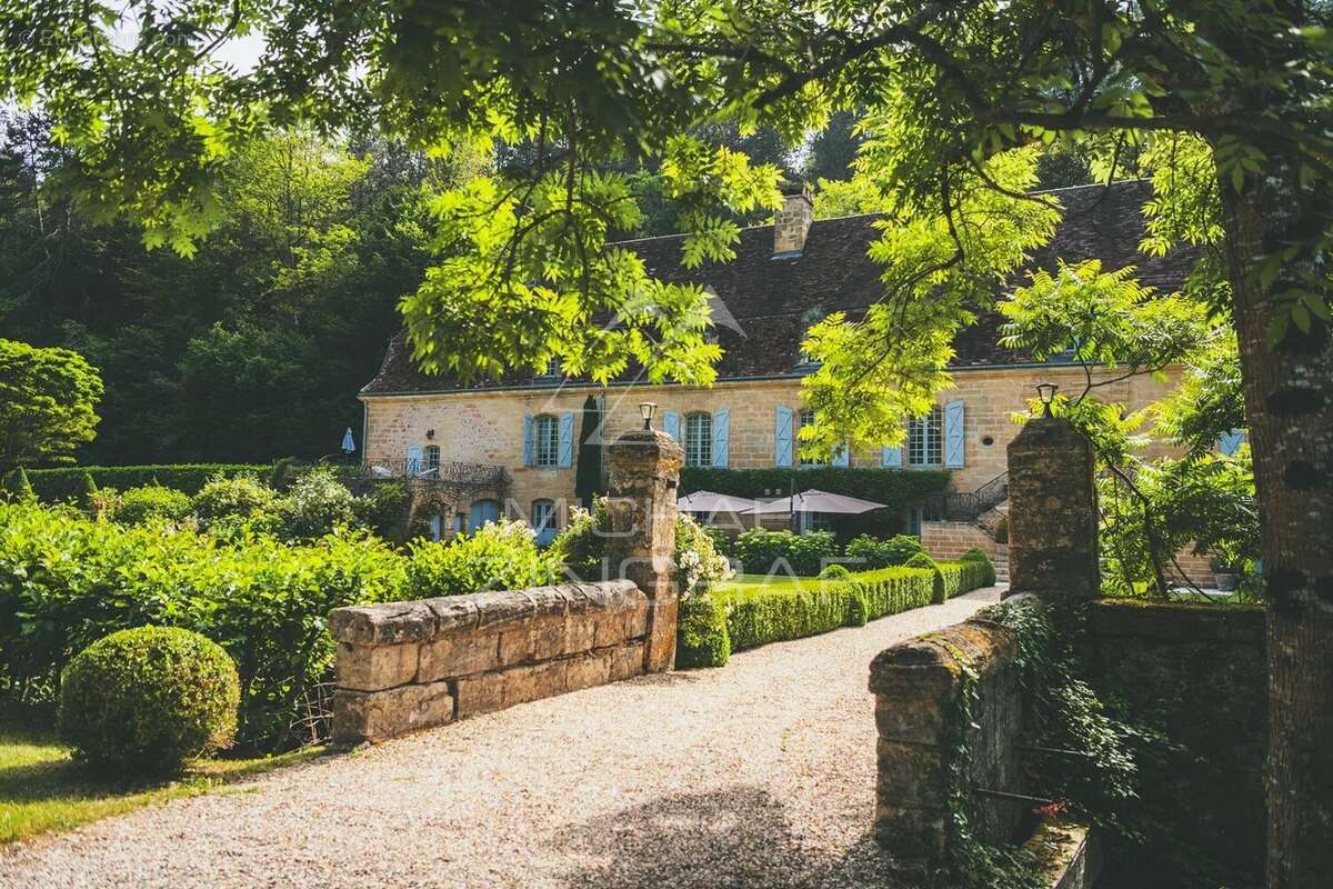 Maison à MAUZENS-ET-MIREMONT