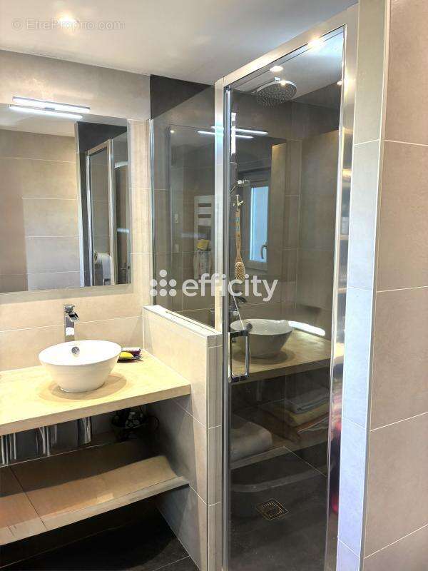Maison 257 m² à Saint-Genis-Les-Ollieres  - photo 9