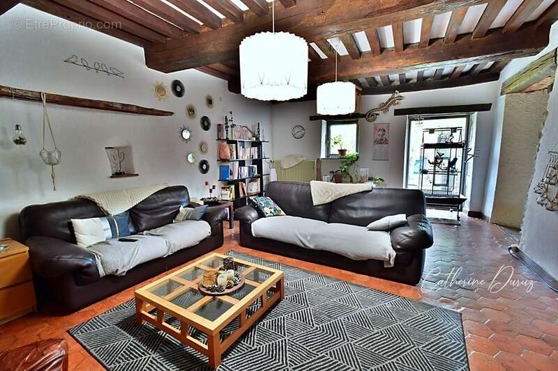 Maison à CORCELLES-LES-MONTS