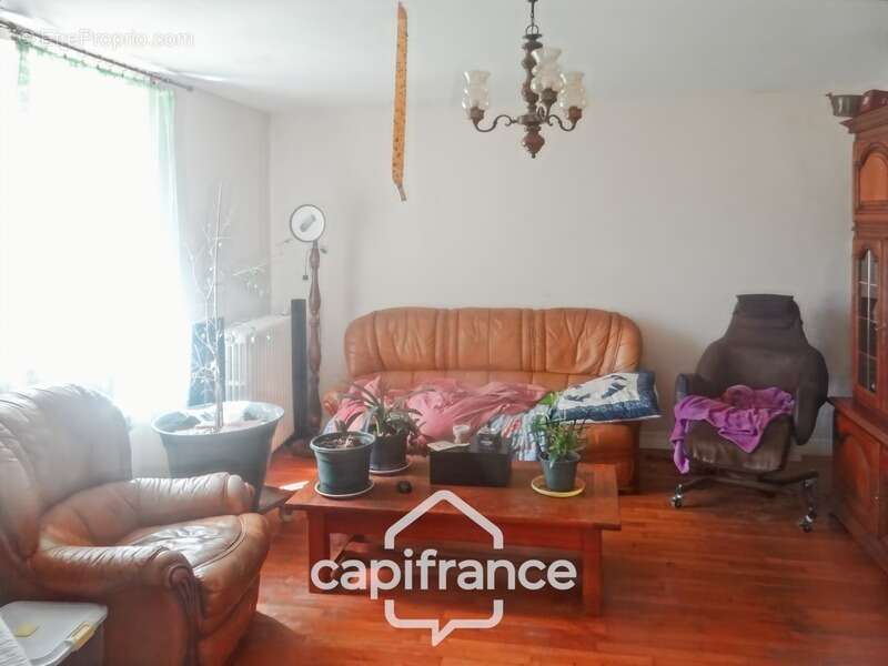 Maison à vendre  ECHASSIERES (03) Maison plus dépendances sur terrain de 2288 m2 - photo 3