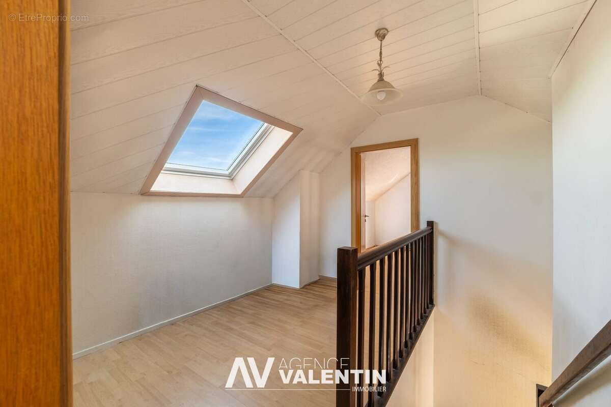 Maison 130 m² à Marly  - photo 5