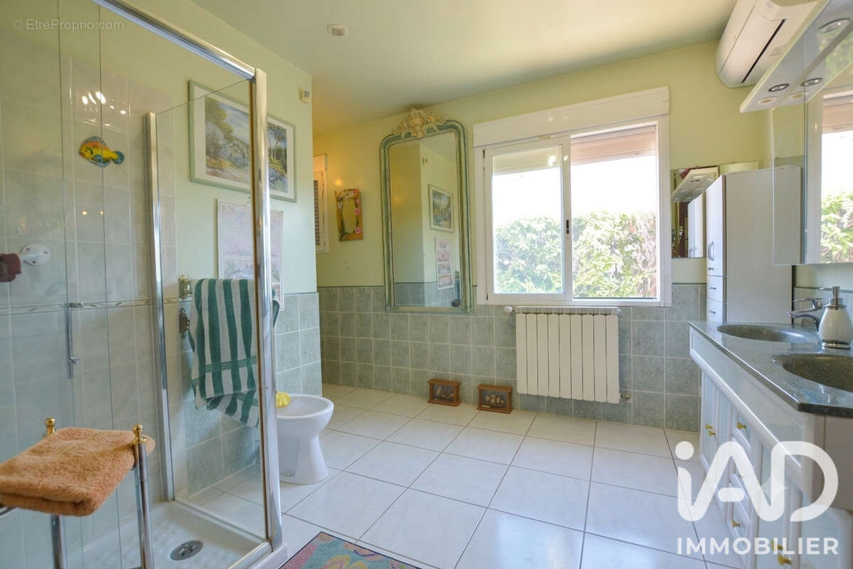 Maison 227 m² à Argeliers  - photo 8