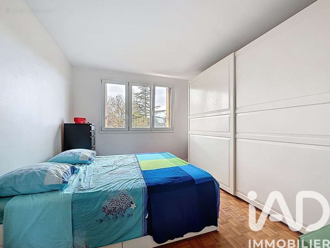 Photo 6 - Appartement à LA CELLE-SAINT-CLOUD