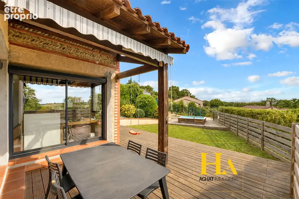 Maison de caractère de 118 m² avec pigeonnier, vue dégagée, SPA et panneaux solaires - photo 2