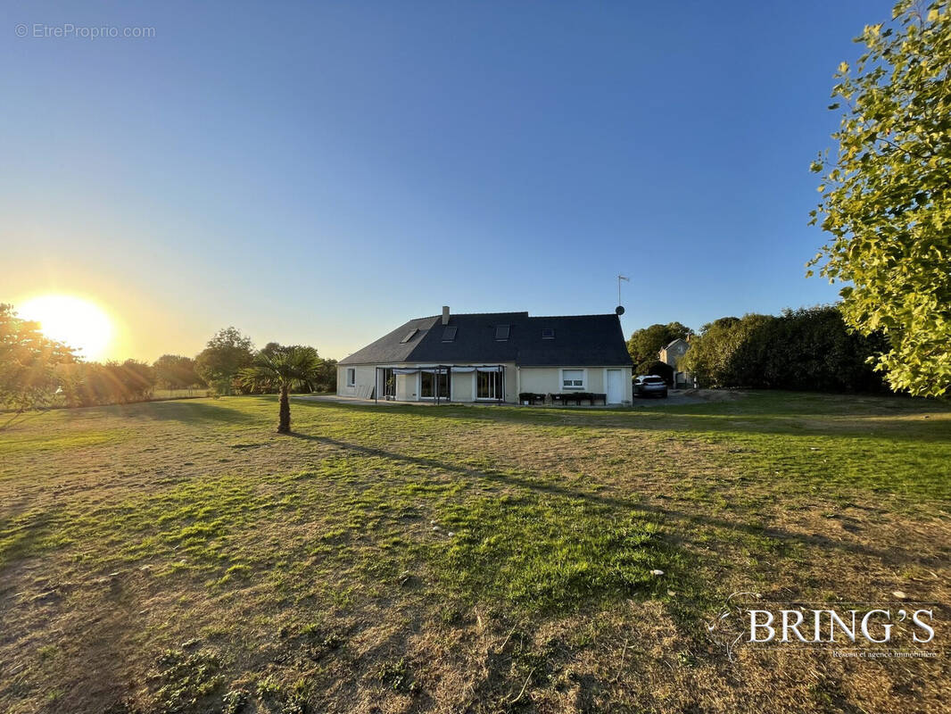 Maison à MESLAY-DU-MAINE