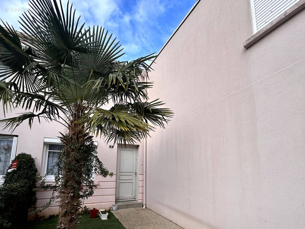 Maison à VAL-DE-REUIL