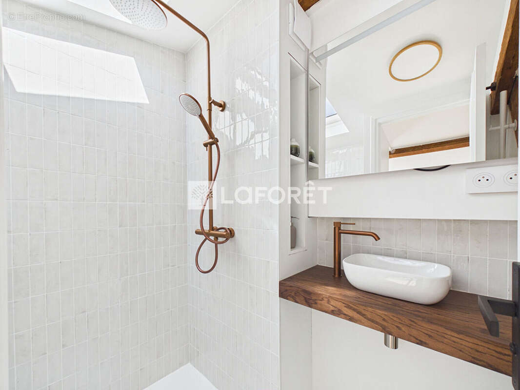 Appartement à PARIS-17E