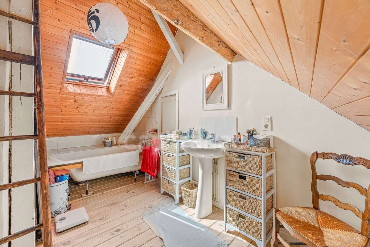 Maison à vendre 10 pièces GEX (01) - photo 19