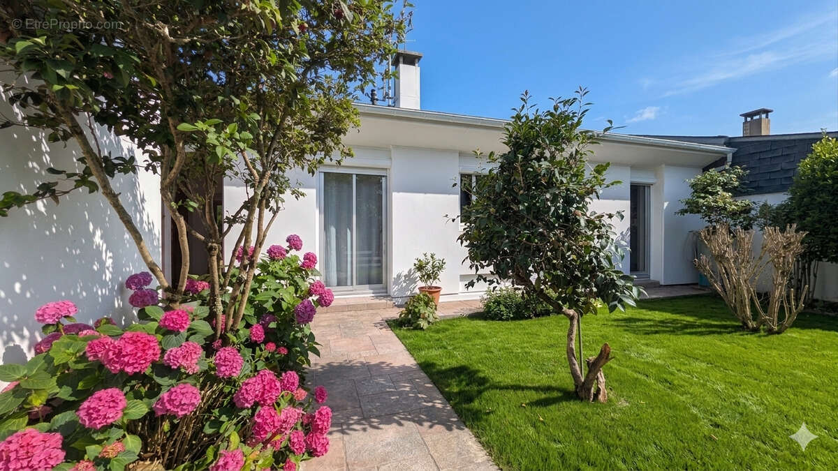 Maison Ste Luce s/ Loire centre-ville 5 pièces 113 m2 - DPE D - photo 11