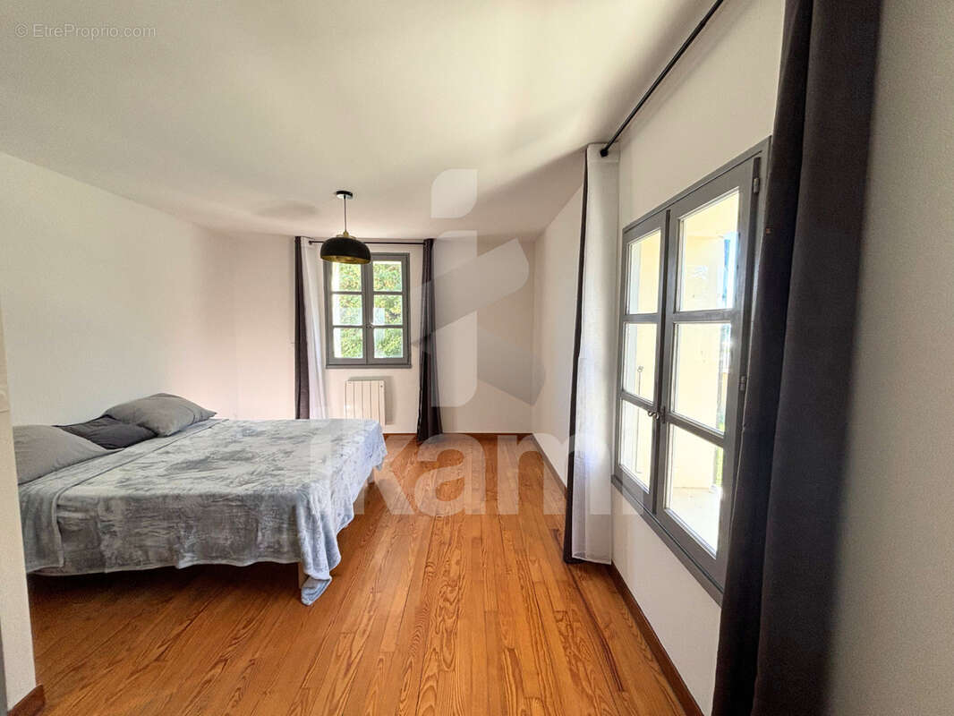 Maison à CHANOS-CURSON