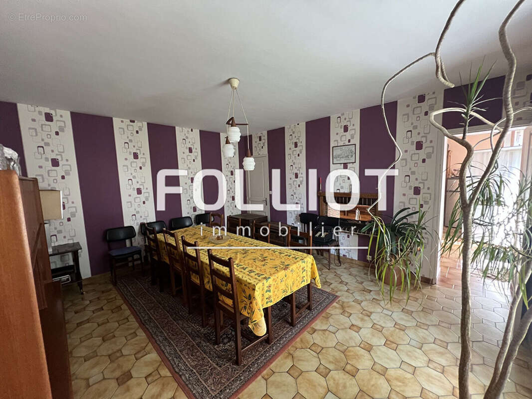 Maison à SAINT-JEAN-DE-SAVIGNY