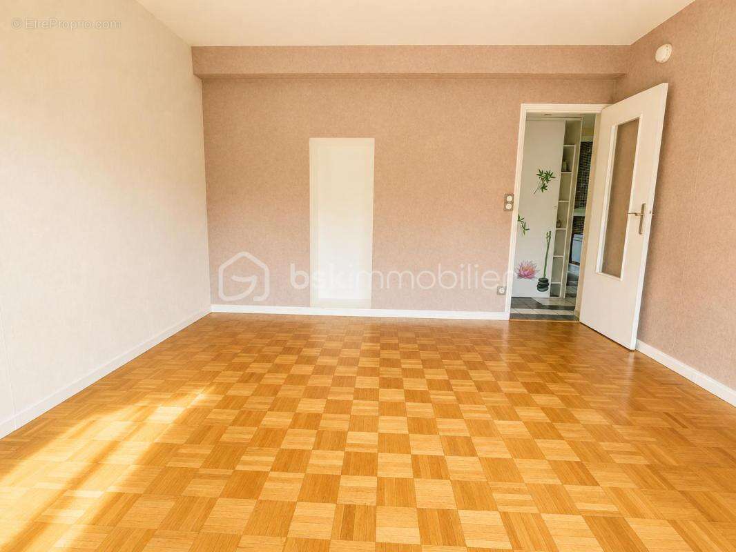 F2 lumineux 45m² avec cave - Idéal premier achat ou investissement - Drancy - photo 4