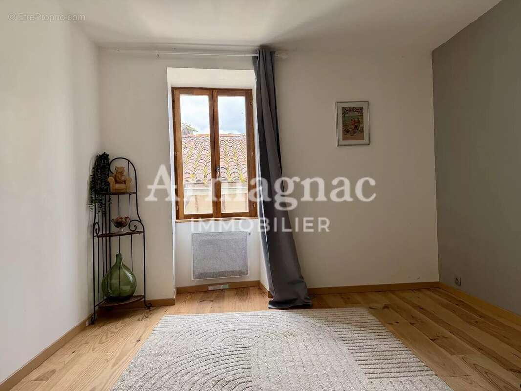 Maison à VIC-FEZENSAC