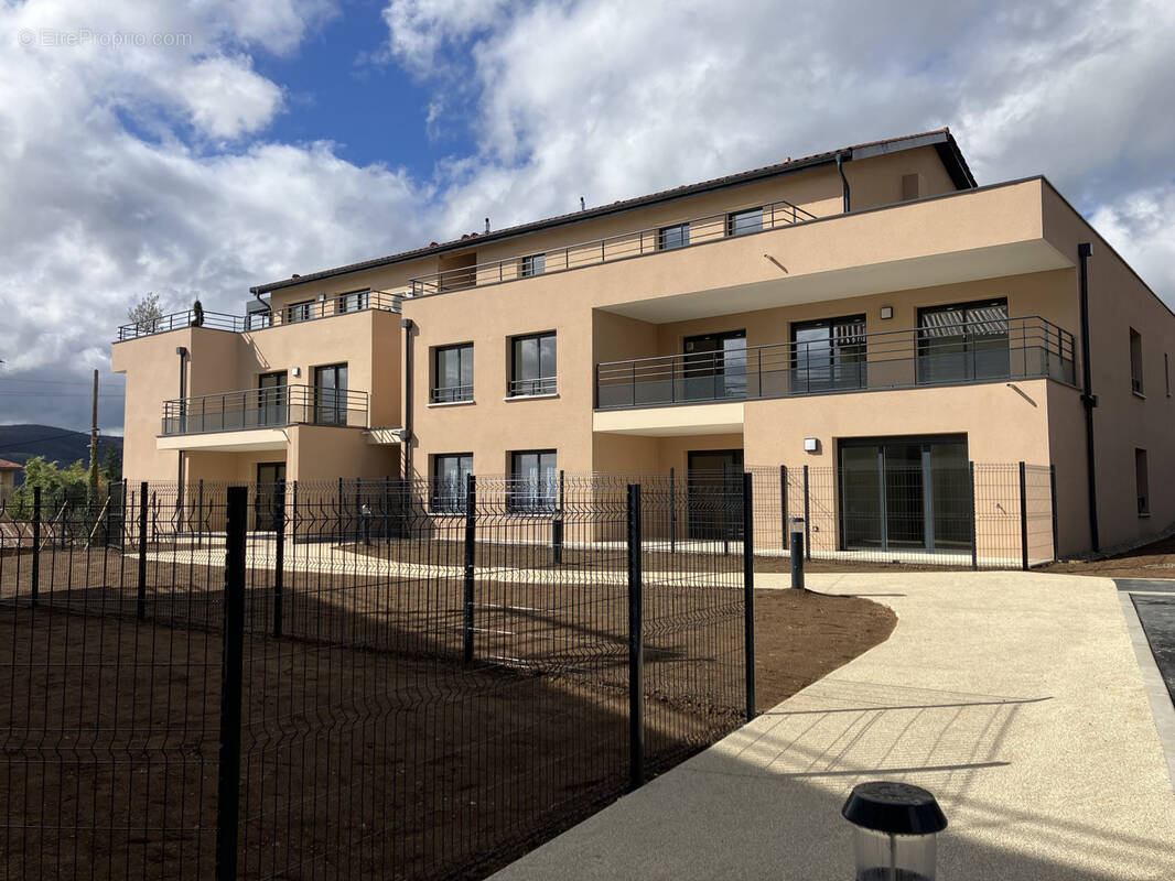 Appartement à VAUGNERAY