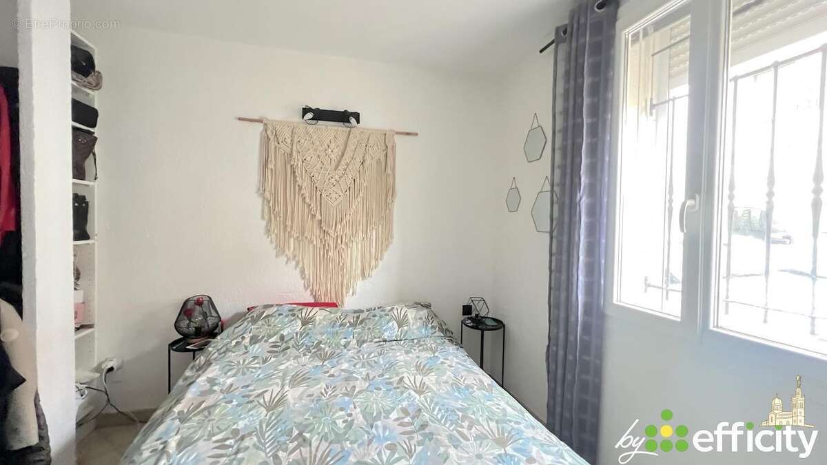 Appartement à MARSEILLE-4E