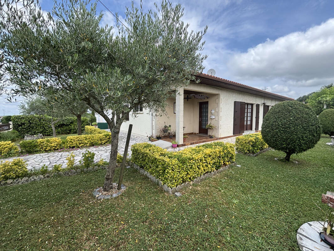 Maison à BASSENS