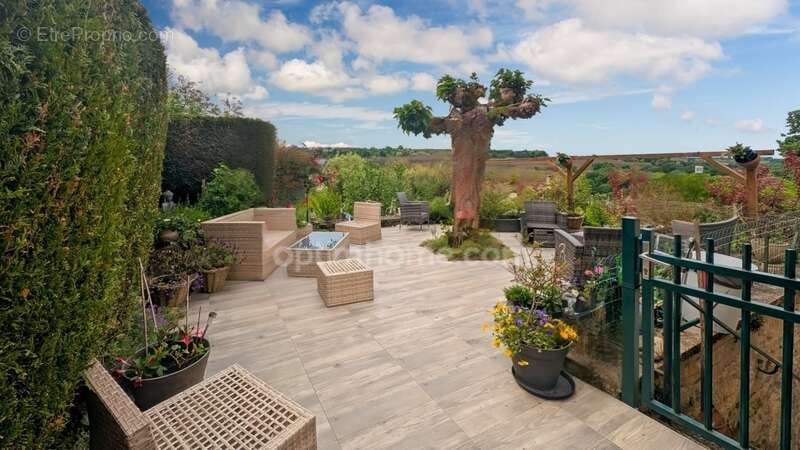 Maison à BADEFOLS-D&#039;ANS