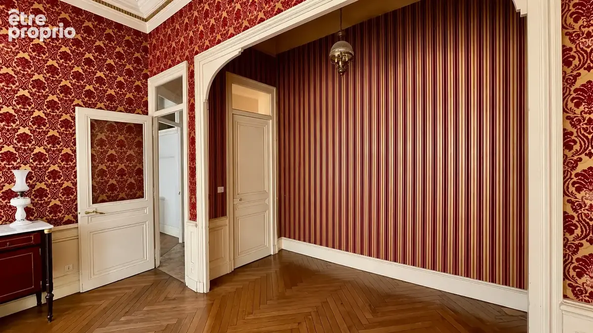 Appartement de caractère de 101 m2 au cœur des Terreaux / Charme de l'ancien et fort potentiel - photo 3