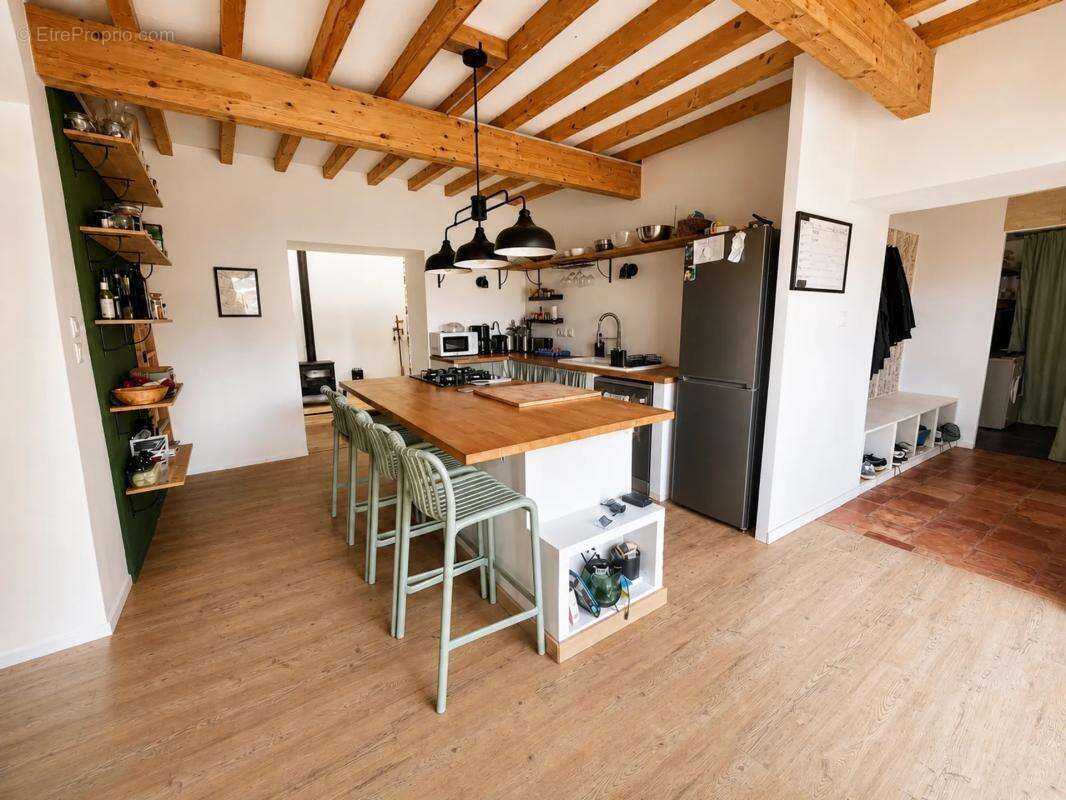 Maison rénovée avec terrain constructible - photo 6