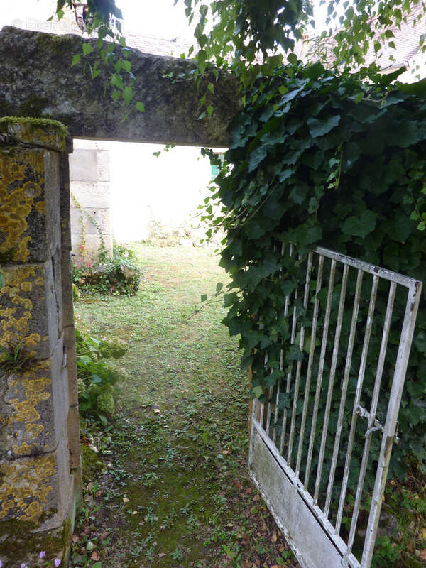 Maison à NALLIERS
