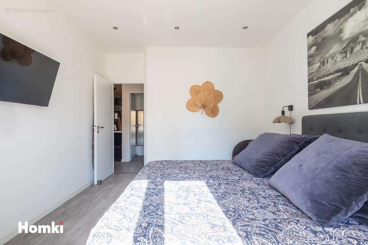 Appartement T3 de 56 m² à Saint-Raphaël 83700, Rue Marius Allongue - photo 8