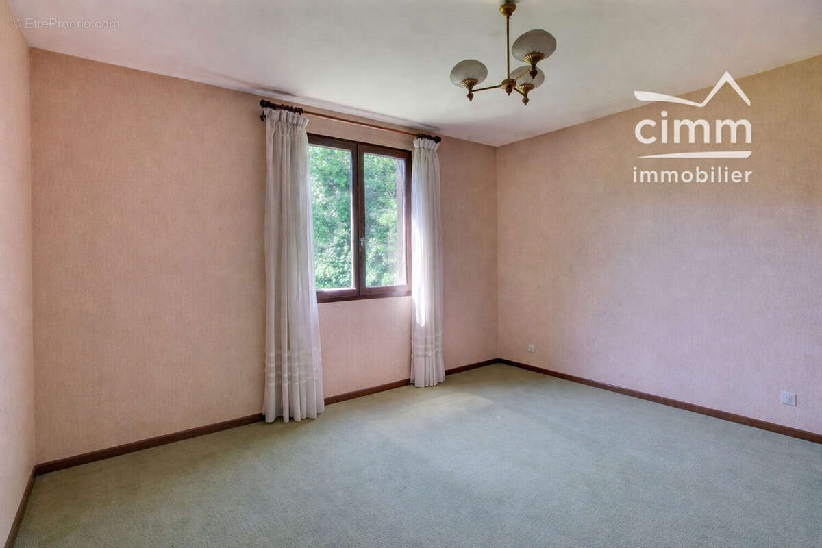 Maison 133 m² à Saint-Simeon-De-Bressieux  - photo 9