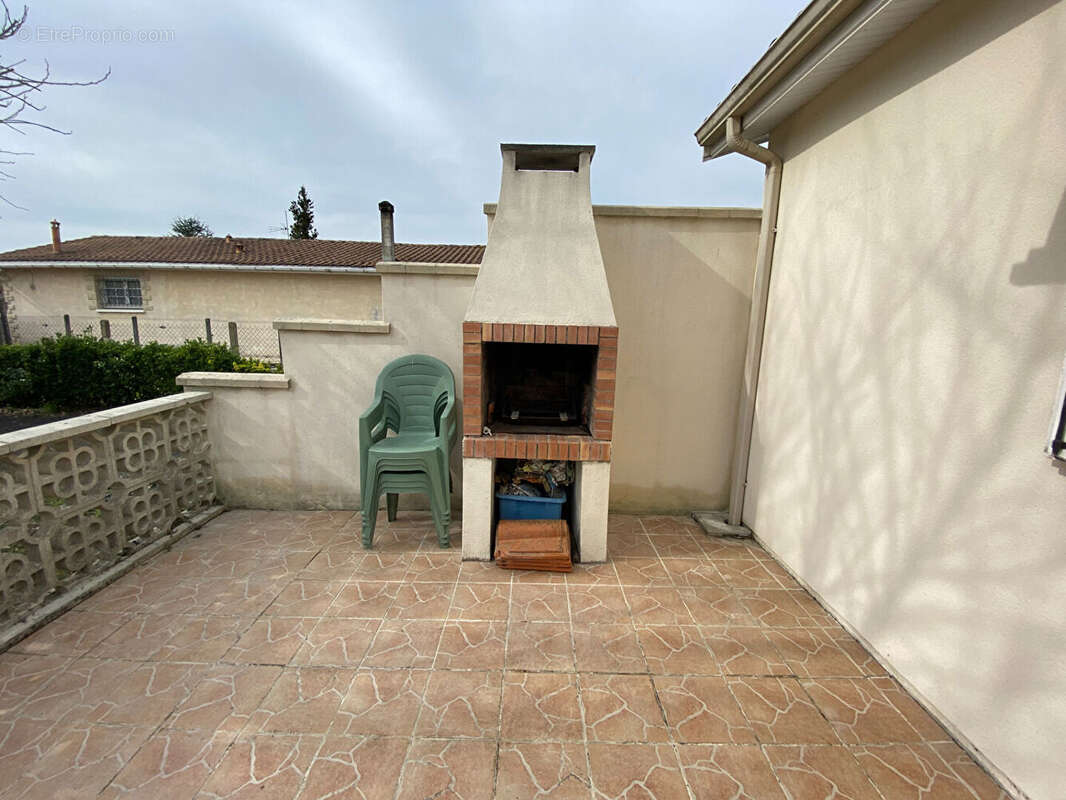 Maison à COUTRAS