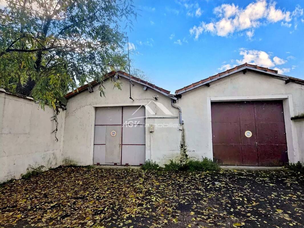 Parking à SALINDRES