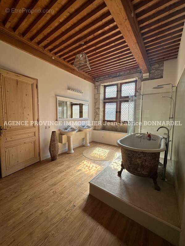 Maison à SAINT-PAUL-TROIS-CHATEAUX