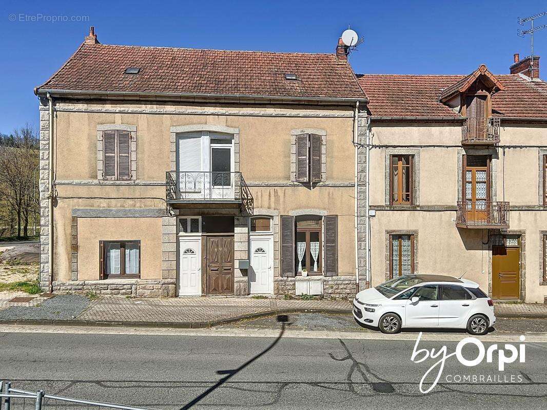 Appartement à SAINT-ELOY-LES-MINES