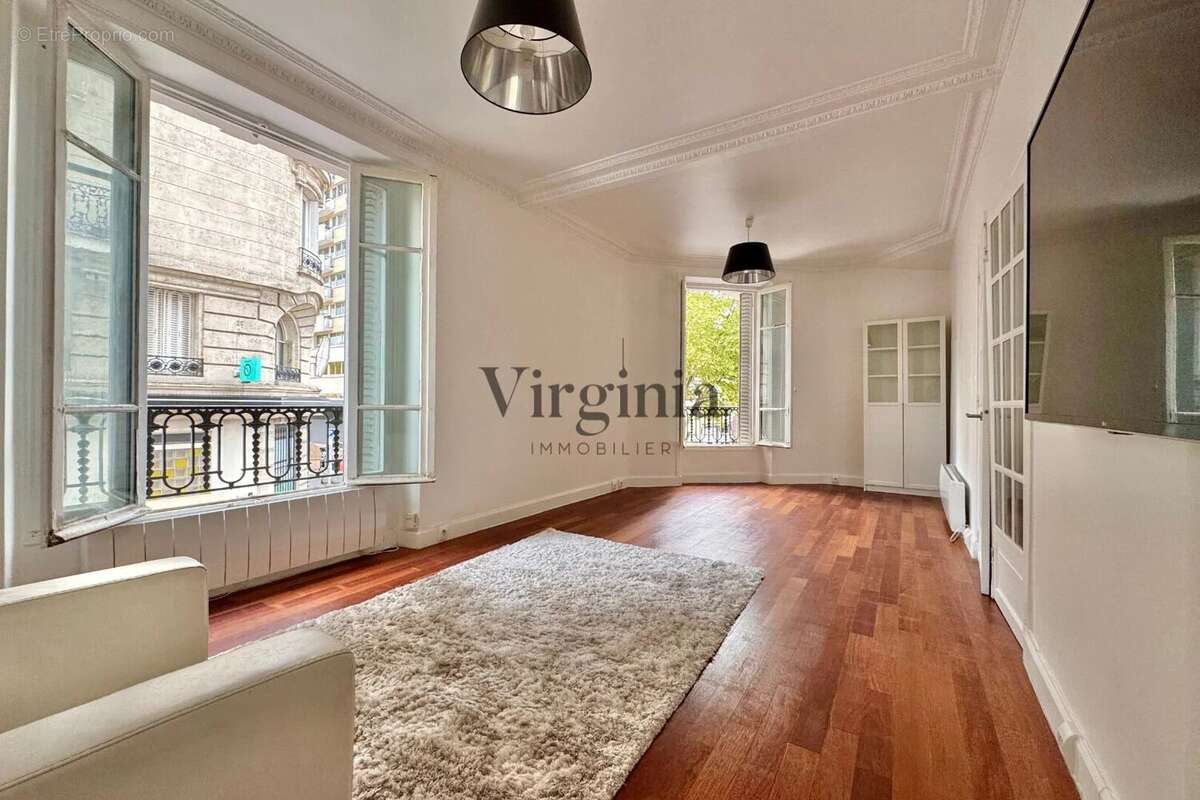 Appartement à CHARENTON-LE-PONT