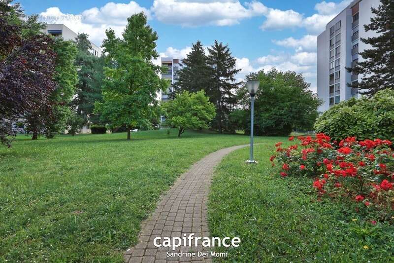 Appartement à SAINT-GENIS-LAVAL