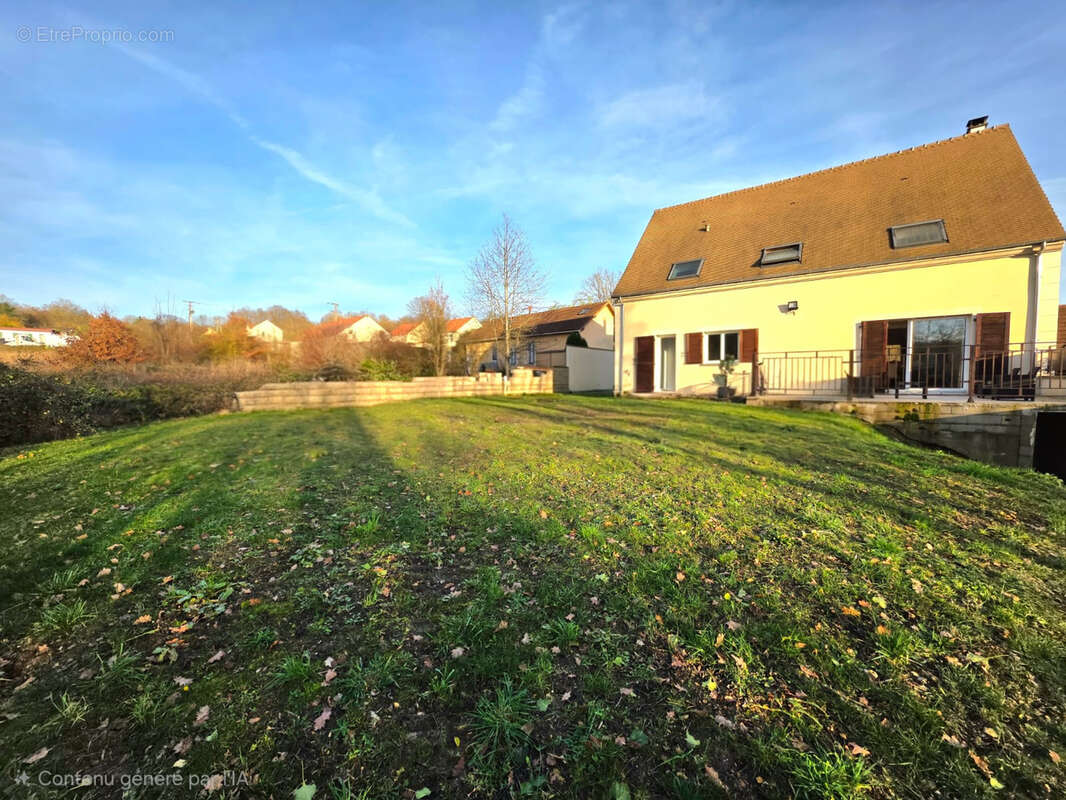 Maison à CRECY-LA-CHAPELLE