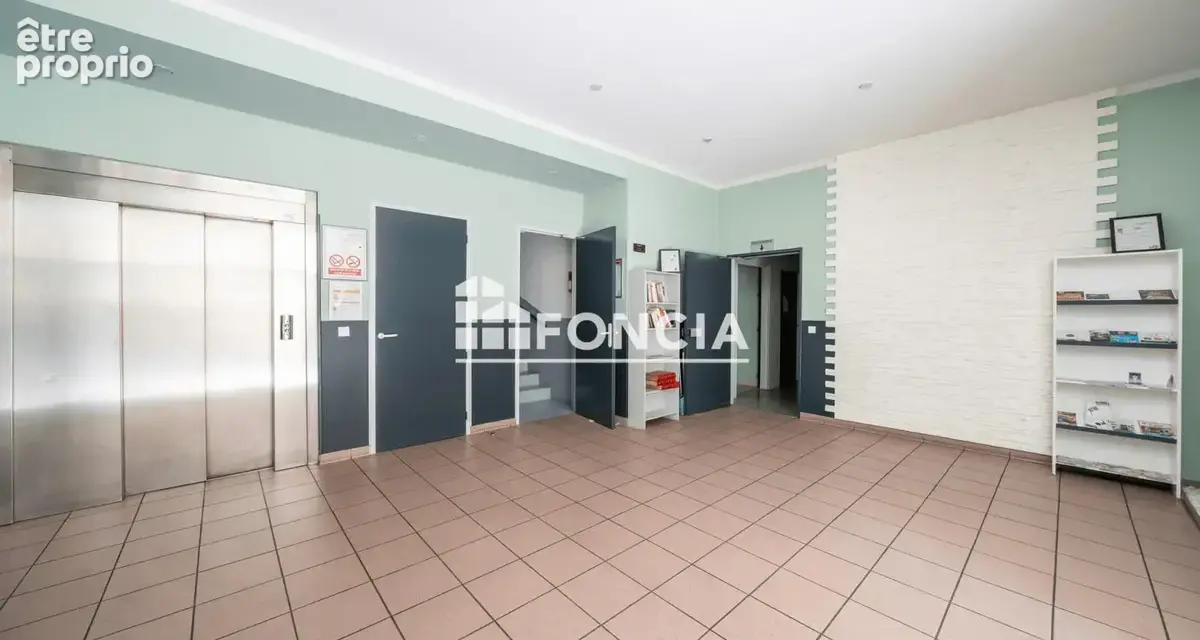Investissement locatif à Avignon : studio meublé loué, proche centre-ville, résidence fermée et sécurisée, rendement brut 6,6 % - photo 2