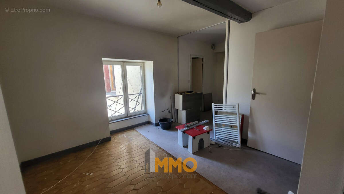 Appartement à L'ARBRESLE