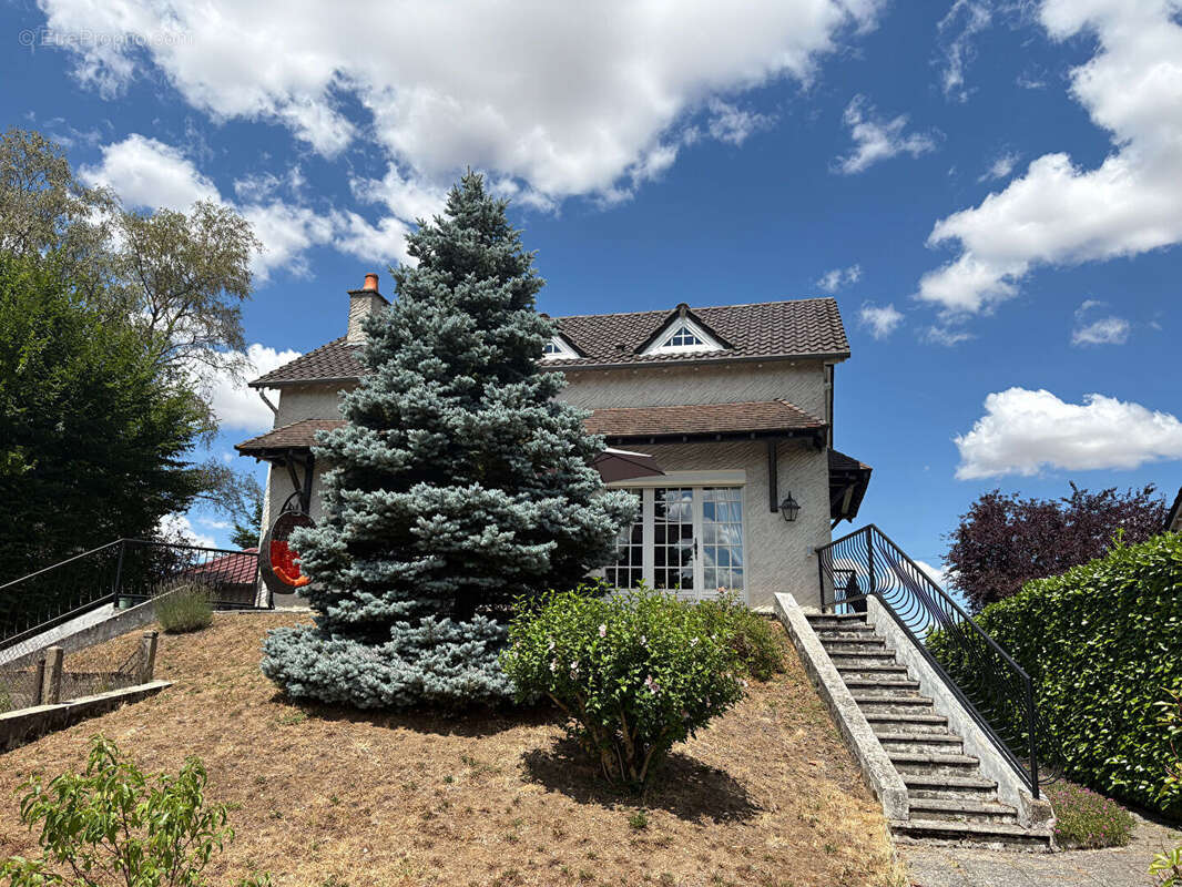 Maison à YZEURE