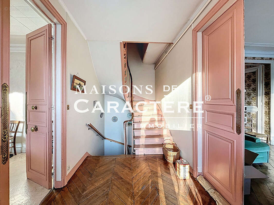 Maison à VERNEUIL-SUR-SEINE