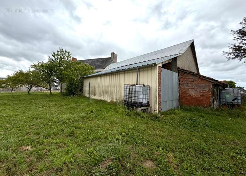 Maison en pierre de 111 m² avec garage, dépendance et terrain de 1 374 m² – Fort potentiel MOON SUR ELLE (50) - photo 5
