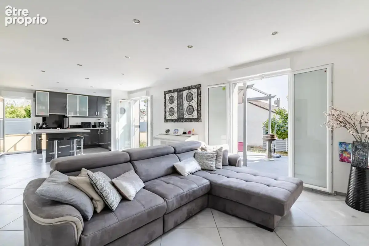 Maison entièrement rénovée de 105,33 m² avec jardin, sous-sol - photo 2