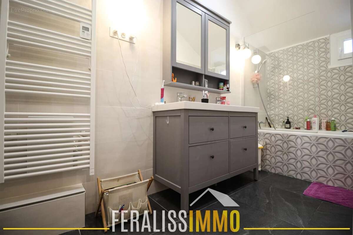 Maison à JOUY-LE-MOUTIER