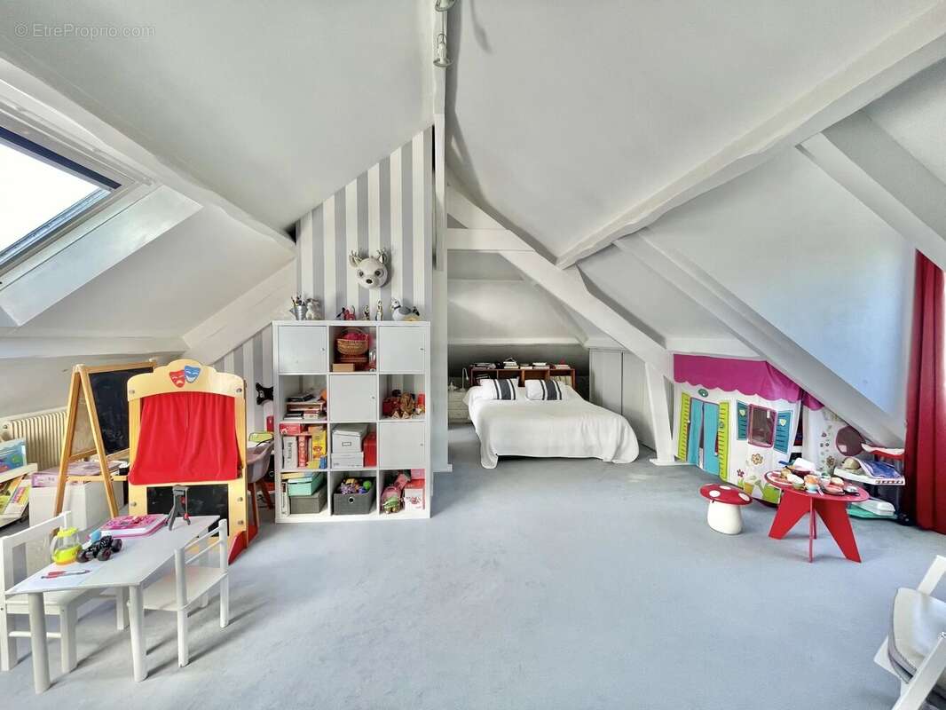 Maison à VERRIERES-LE-BUISSON