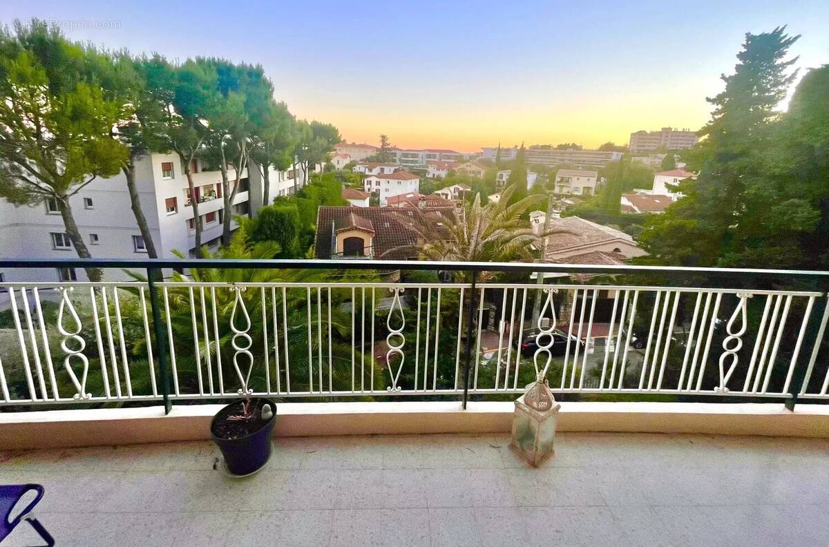 Appartement à LE CANNET