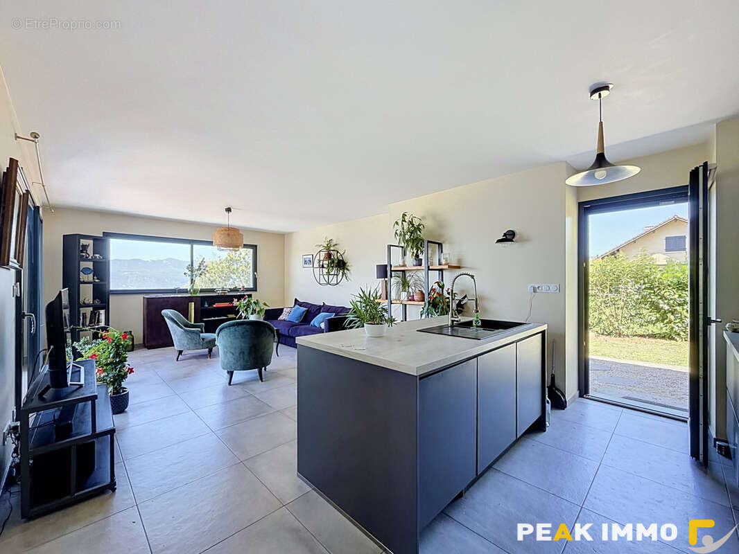 Appartement à PUGNY-CHATENOD