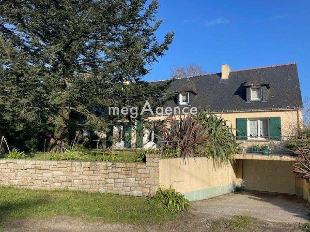 Maison à LARMOR-BADEN