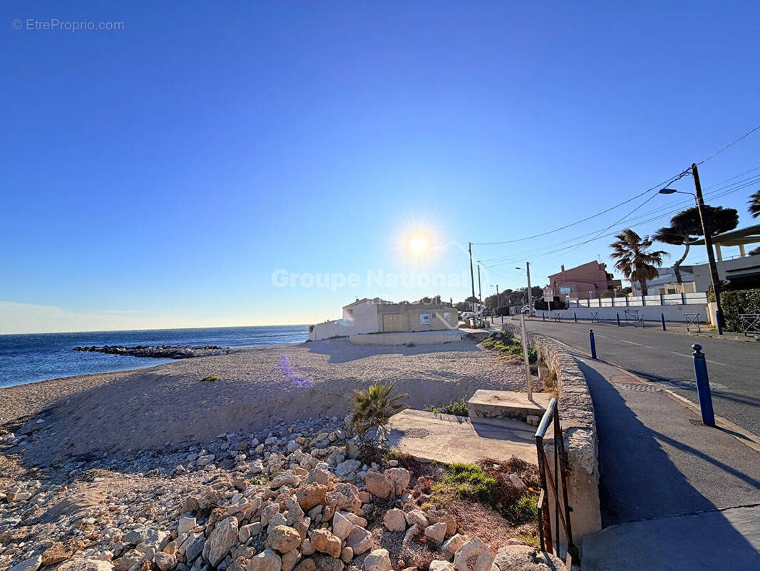 Commerce à SAUSSET-LES-PINS